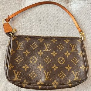 Louis Vuitton canvas pochette